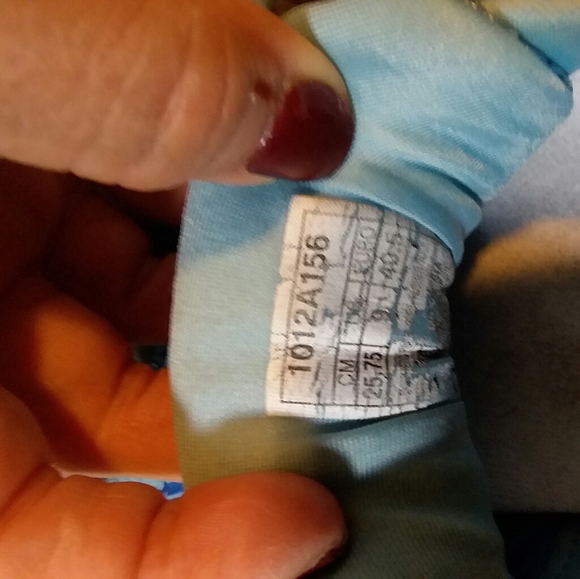 Womens Asics running shoes - Picture 3 of 6